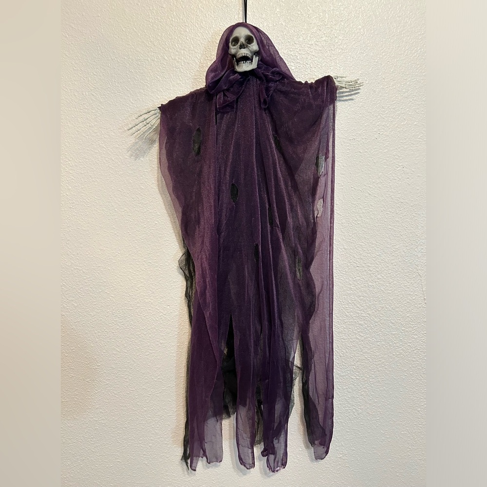 3 Halloween Hanging Ghouls